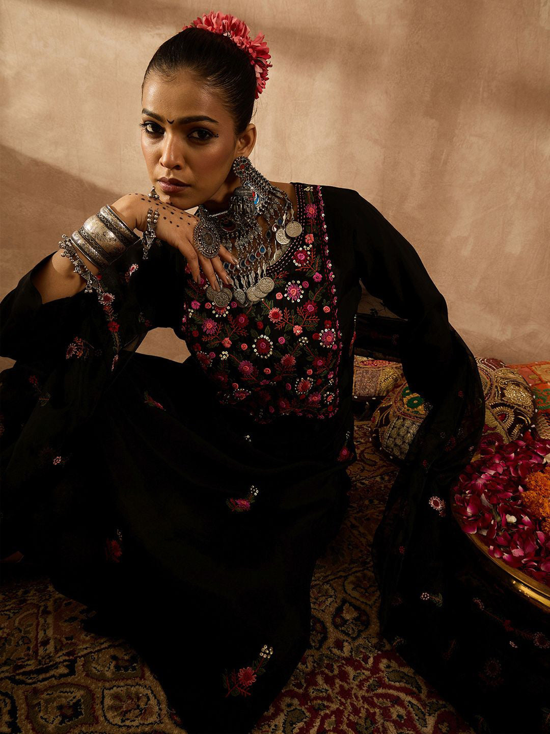 Women Floral Embroidered Regular Thread Work Kurta with Trousers & With Dupatta