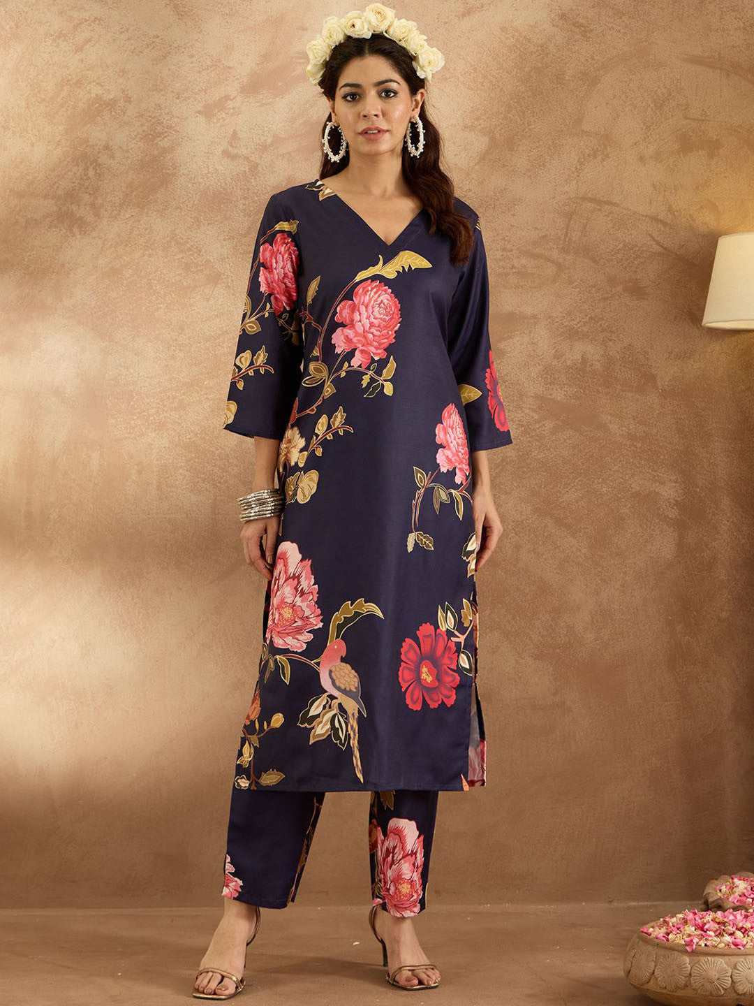 Women Floral Printed Regular Kurta with Trousers