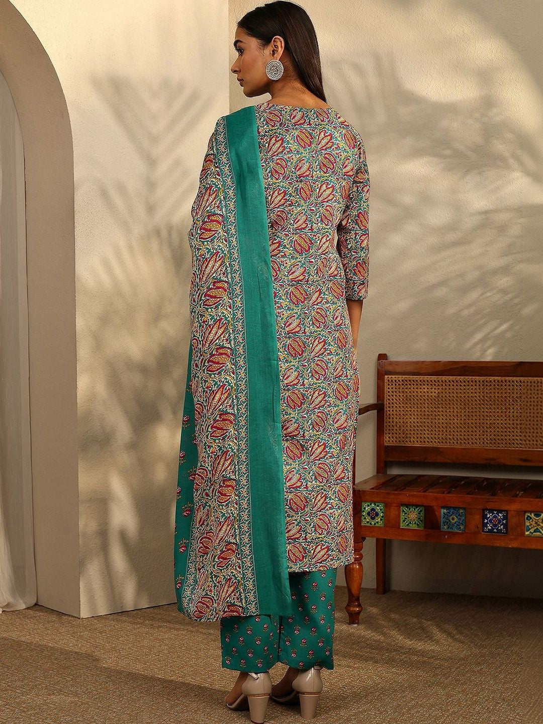 Women Floral Printed Regular Kurta with Trousers & With Dupatta