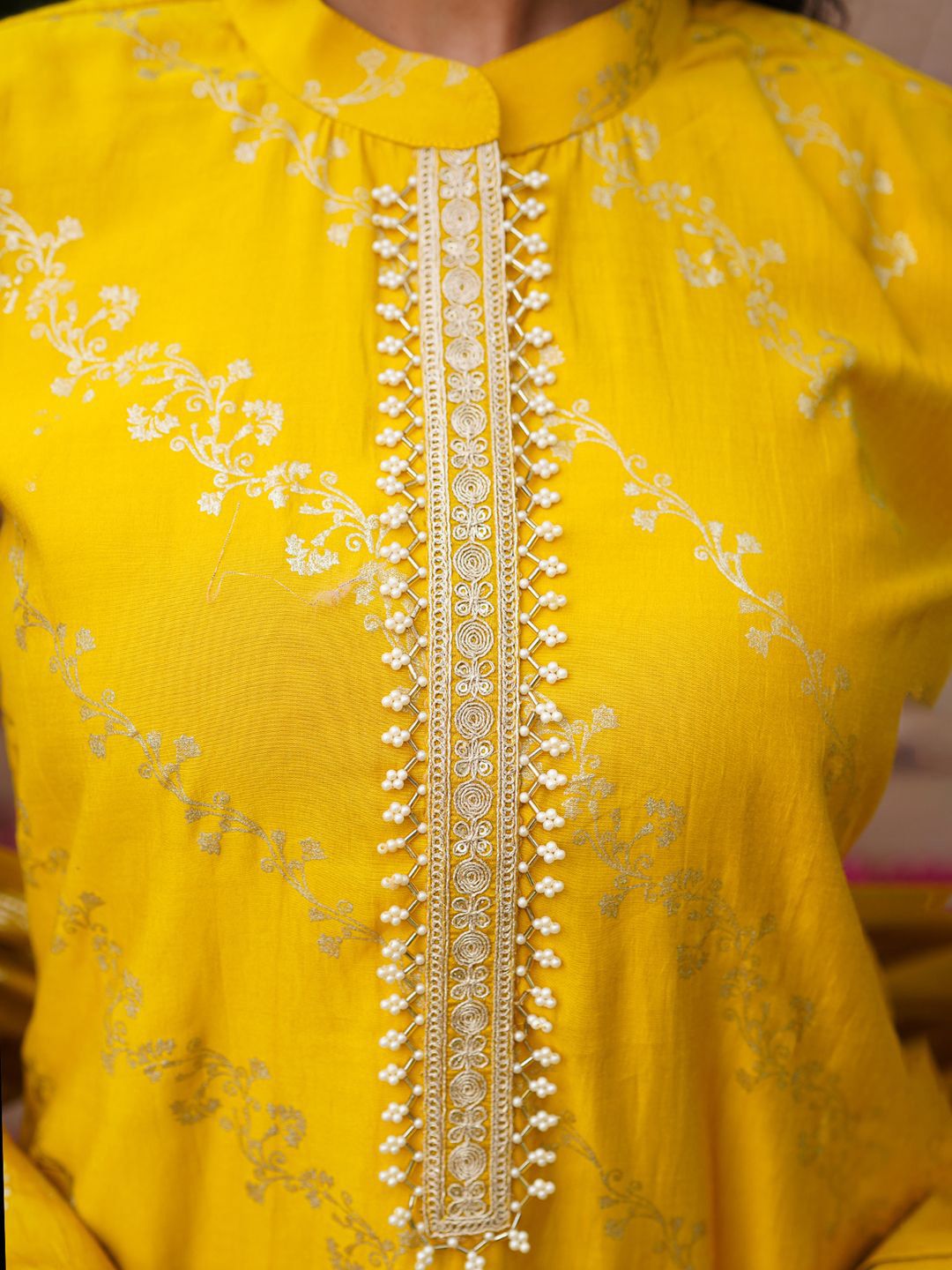 Dhiyona KL Floral Printed Mandarin Collar Straight Kurta With Trousers And Dupatta