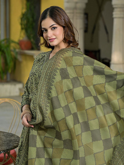 Dhiyona KL Floral Printed V-Neck Gotta Patti Straight Kurta With Trousers & Dupatta