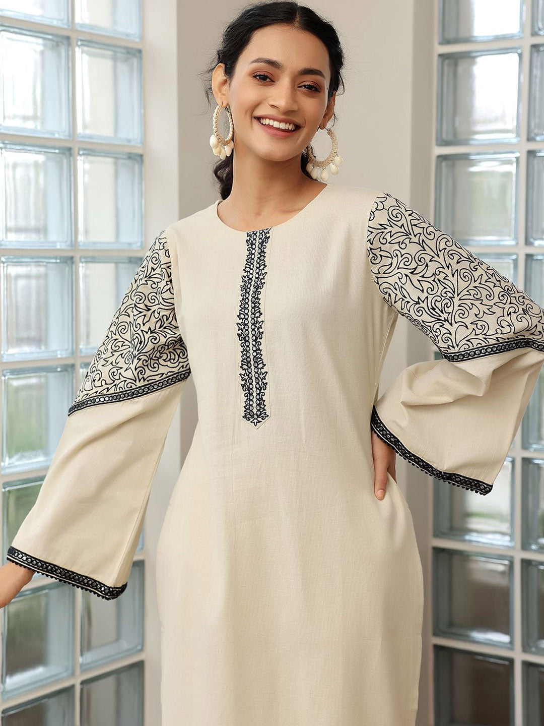 Floral Embroidered Regular Thread Work Straight Kurta with Palazzos & Dupatta