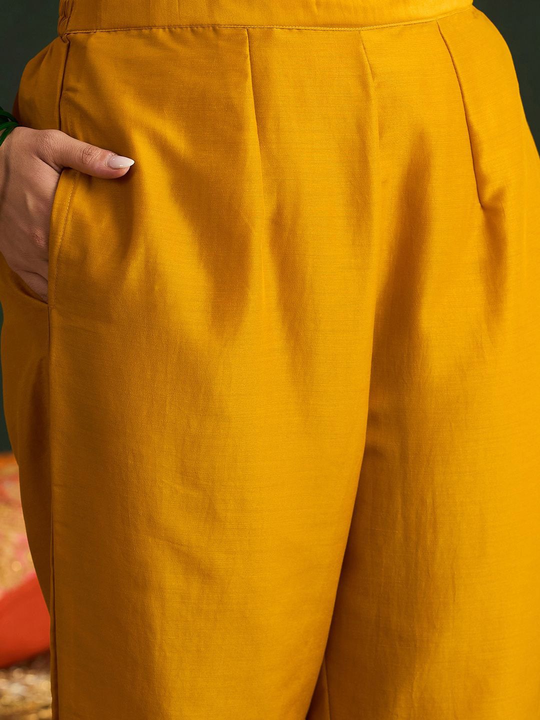 Dhiyona IE Floral Embroidered Thread Work Kurta With Trousers & Dupatta