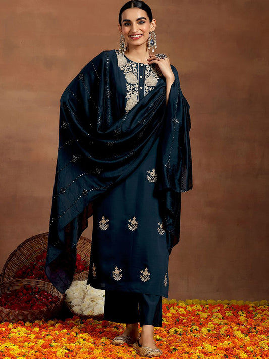 Women Floral Yoke Design Regular Republic Day Kurta with Trousers & With Dupatta