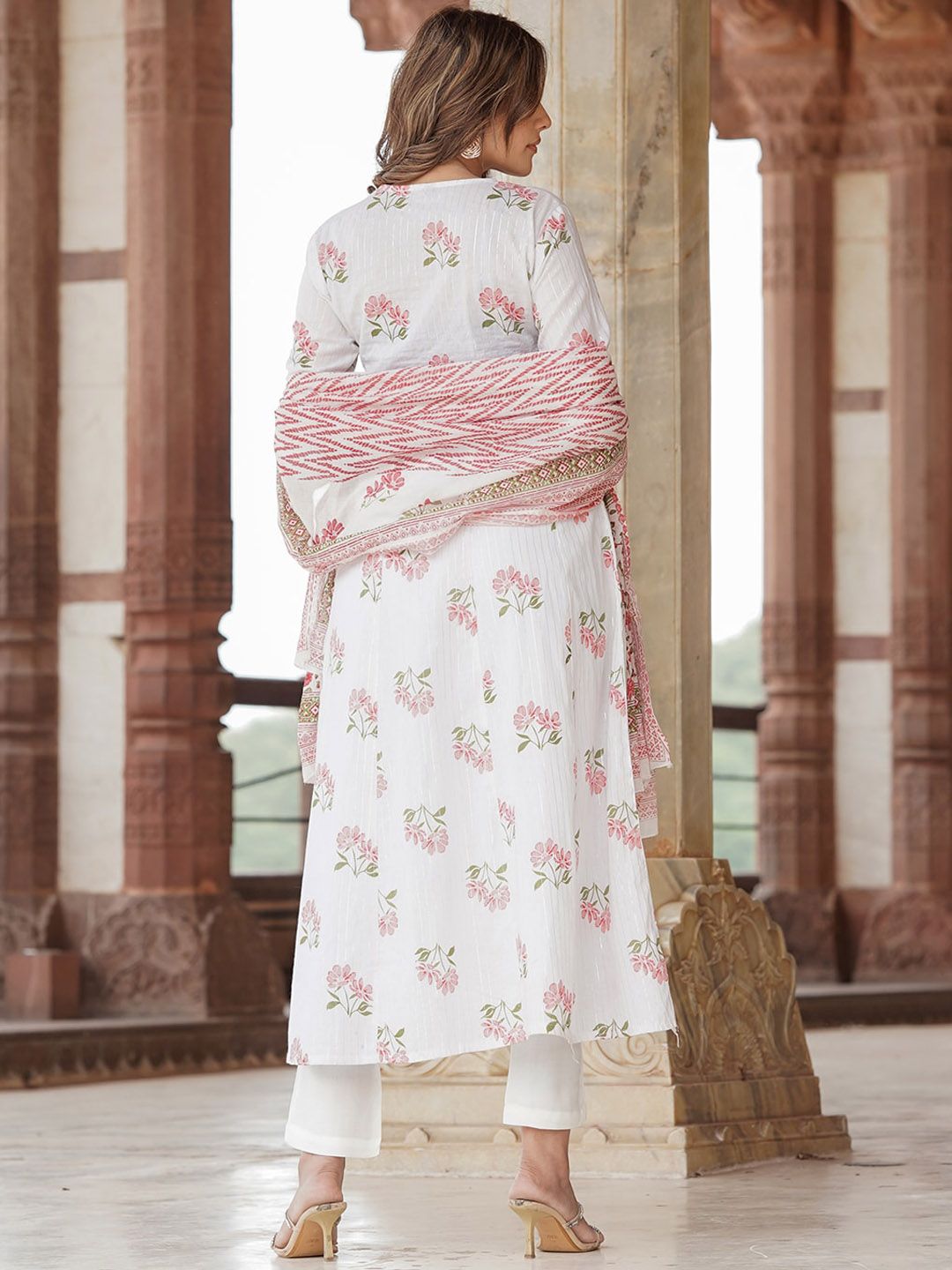 Dhiyona KL Ethnic Motifs Printed Empire Thread Work Pure Cotton Kurta & Trousers With Dupatta