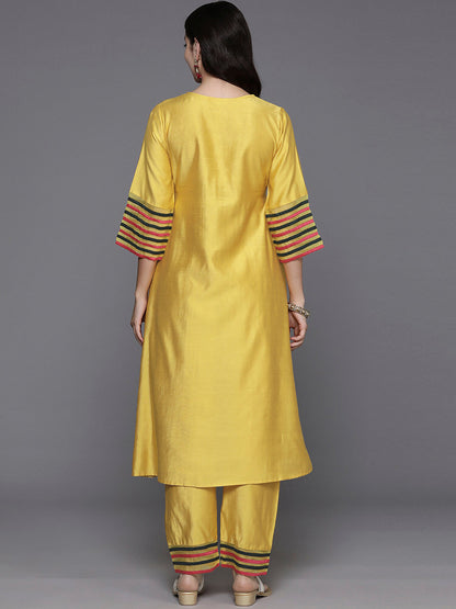 Floral Embroidered Thread Work Kurta With Trousers