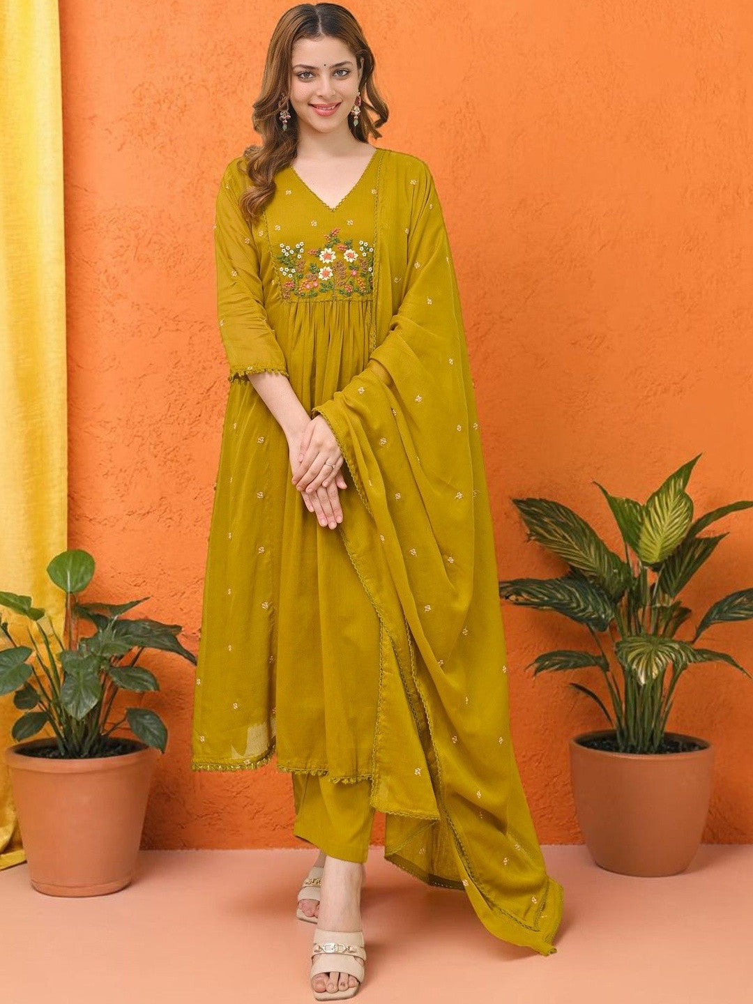 Dhiyona SN Embroidered V-Neck Kurta Sets