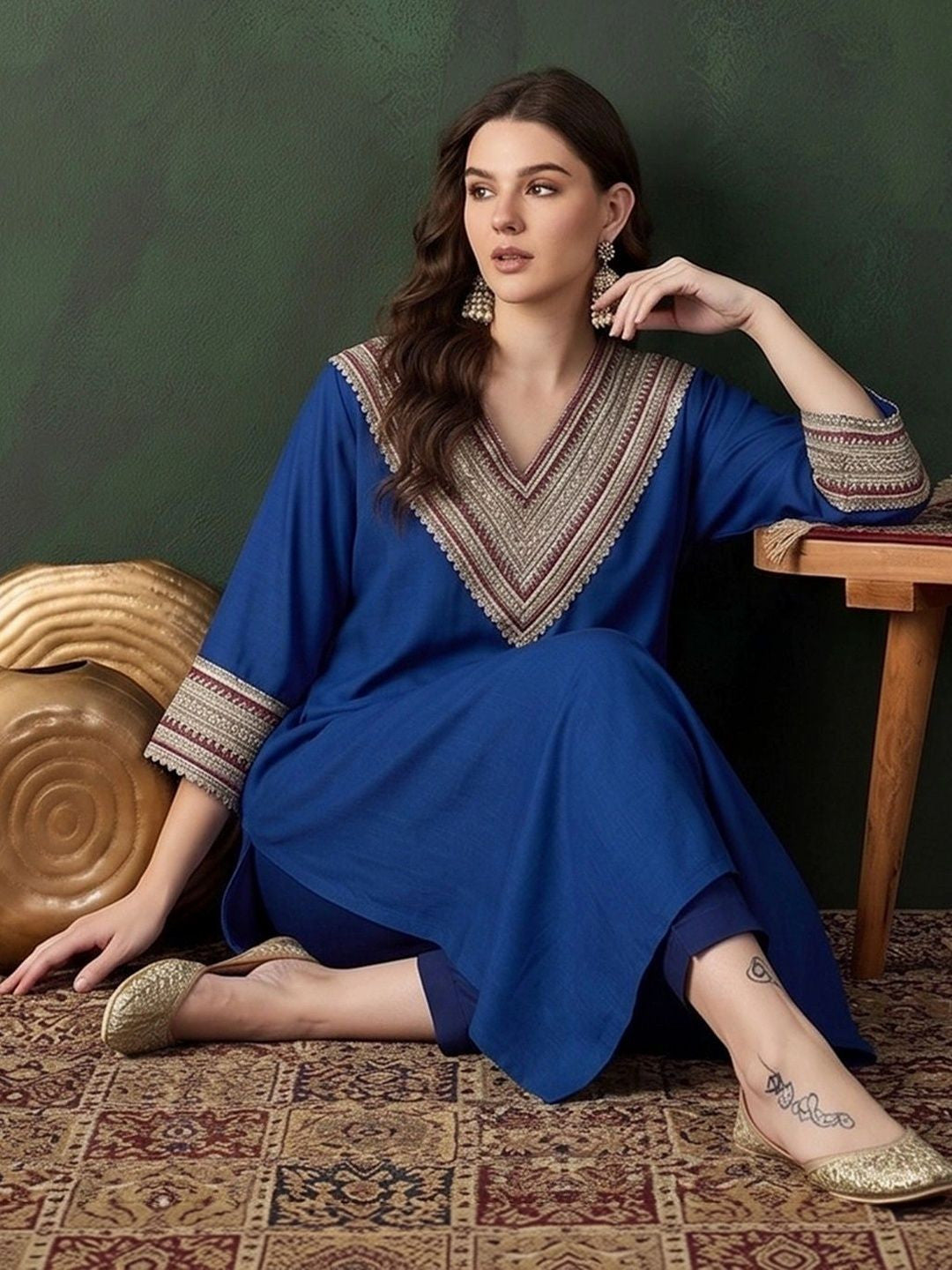 Women Ethnic Motifs Embroidered Regular Thread Work Kurta with Trousers