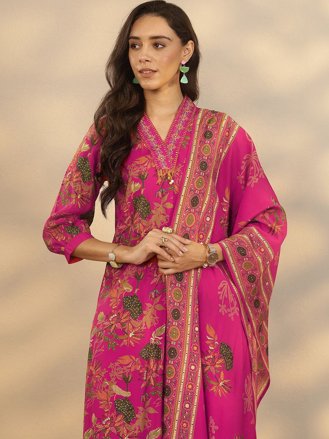 Women Floral Printed Regular Kurta with Trousers & With Dupatta