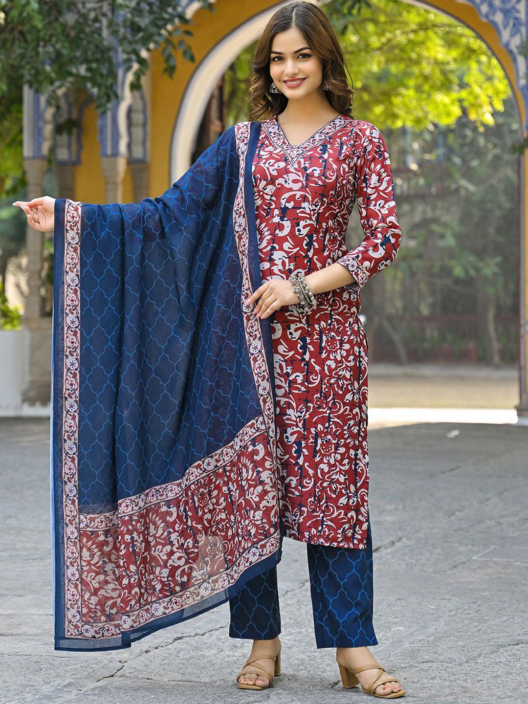 Dhiyona KL Women Ethnic Motifs Printed Regular Kurta with Trousers & With Dupatta