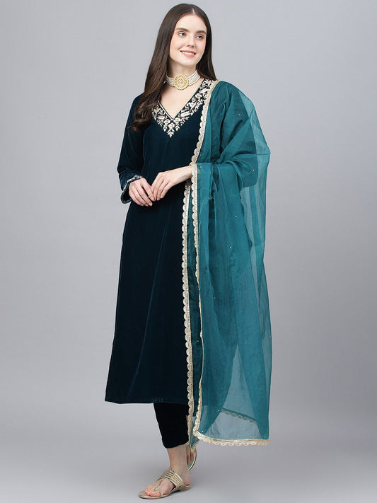 Dhiyona KL Floral Yoke Design Regular Gotta Patti Velvet Kurta With Trousers & Dupatta