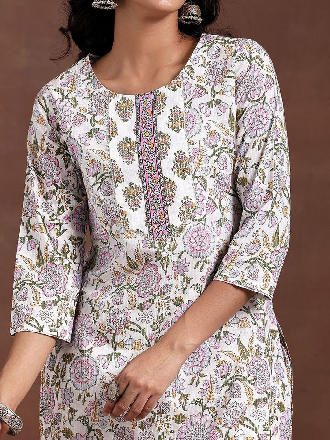 Women Floral Printed Regular Kurta with Trousers