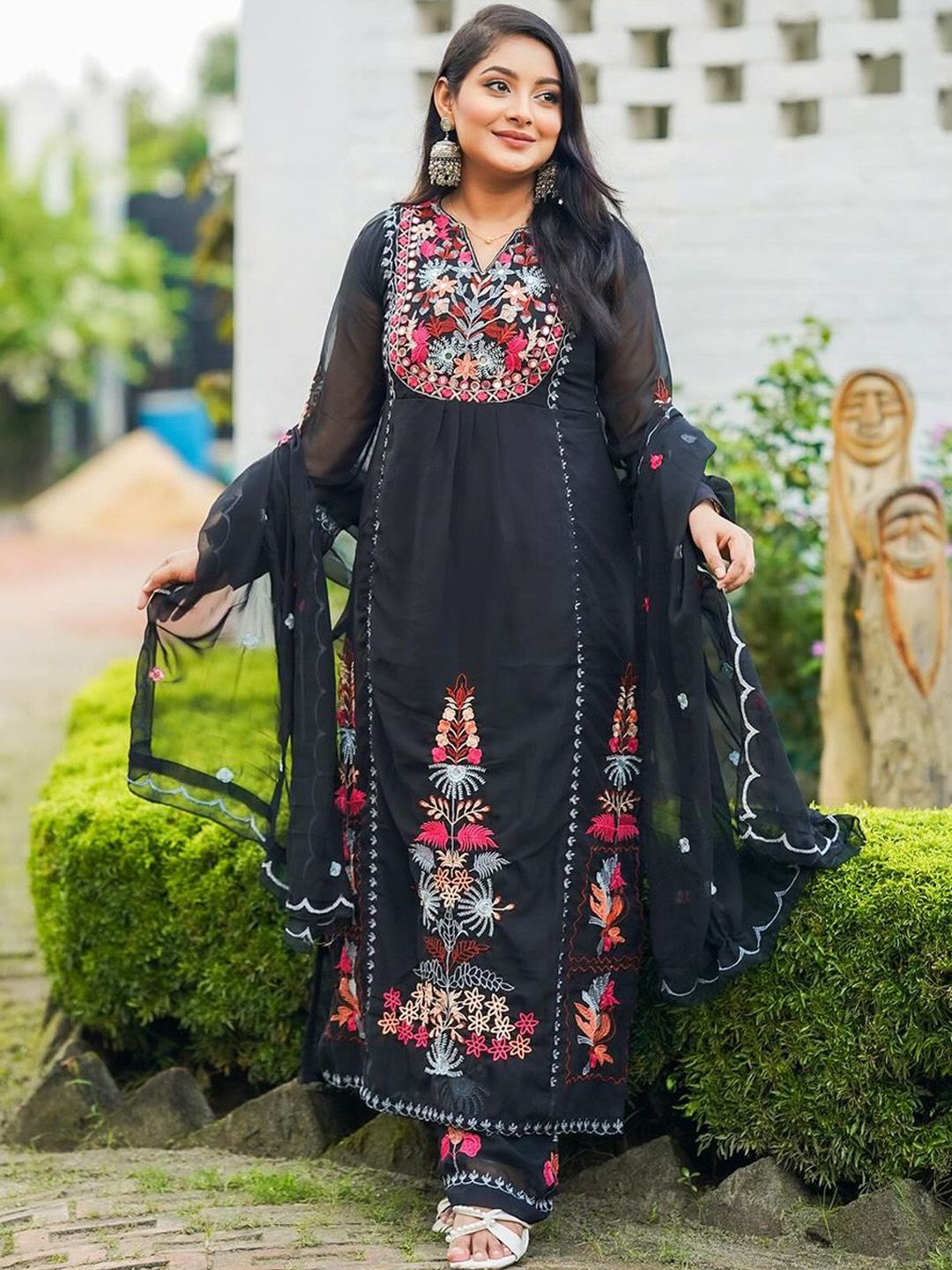 Dhiyona KL Floral Embroidered Thread Work Kurta & Palazzos With Dupatta