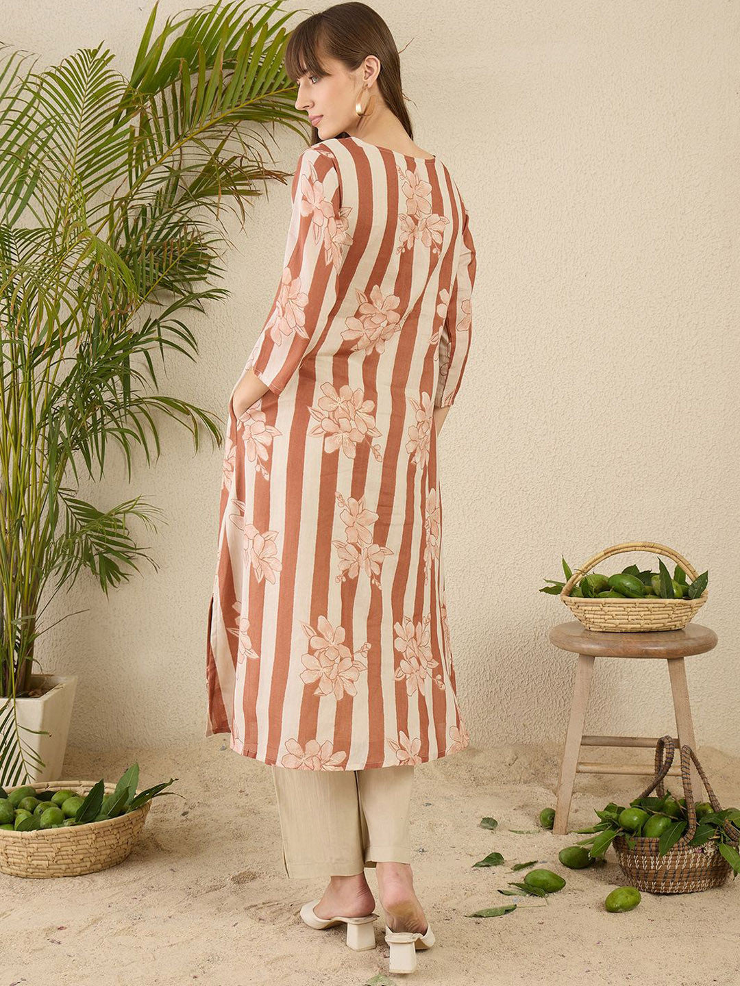 Women Floral Printed Regular Pure Cotton Kurta with Trousers