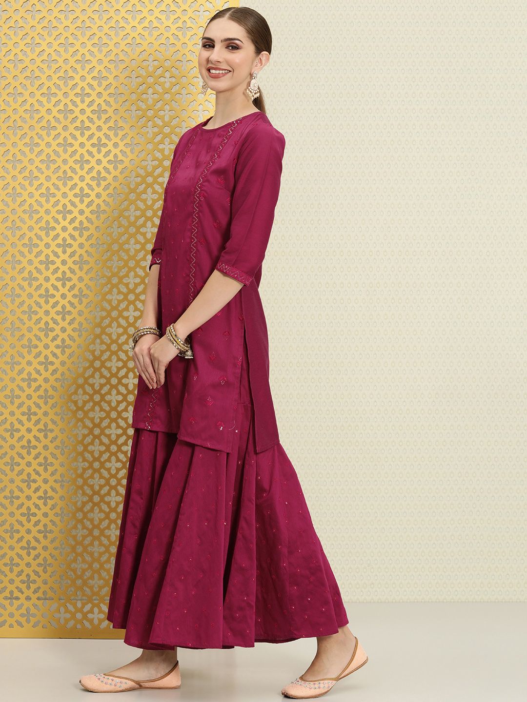 Dhiyona HOP Jashn Floral Sequinned Woven Design Kurti & Sharara With Dupatta