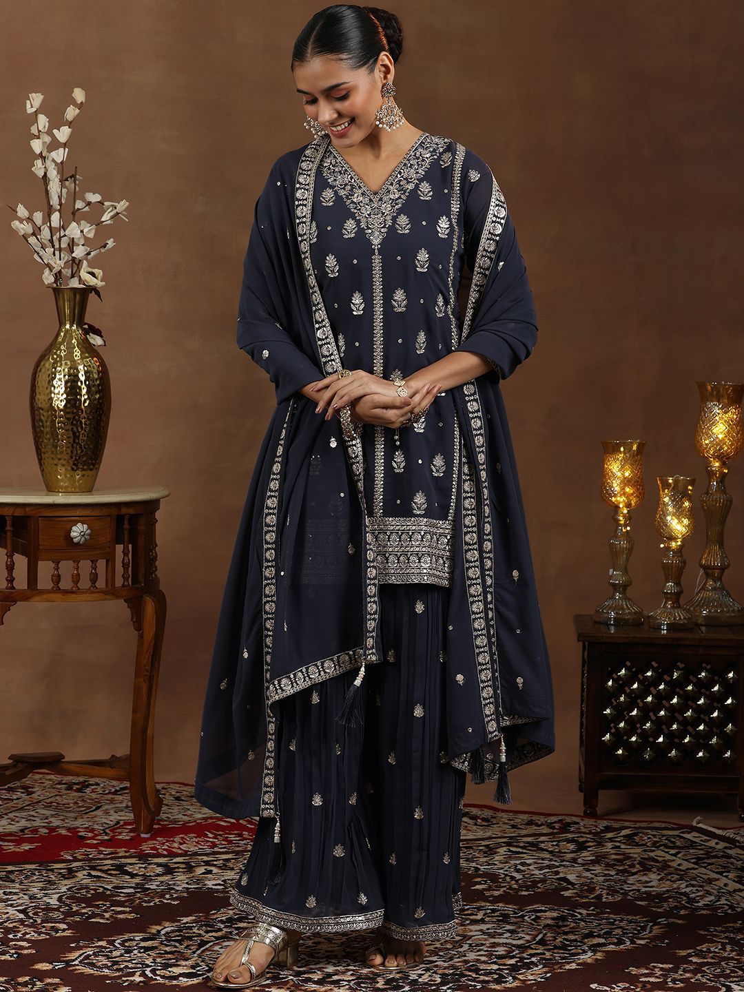 Dhiyona LL Women Floral Embroidered Regular Kurta with Palazzos & With Dupatta