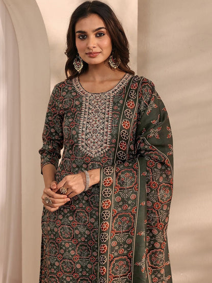 Women Ethnic Motifs Printed Regular Thread Work Kurta with Trousers & With Dupatta