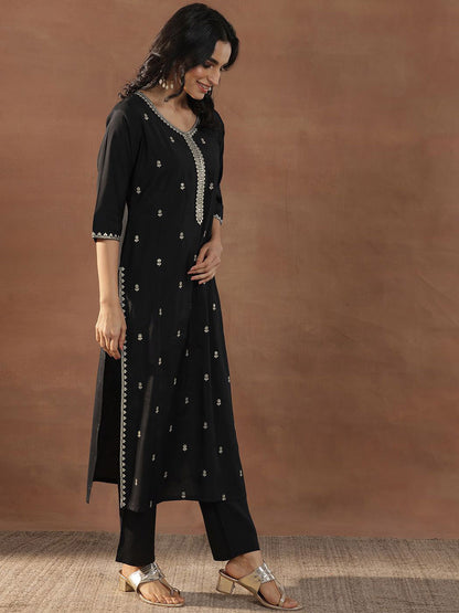 Women Floral Embroidered Regular Kurta with Trousers & With Dupatta
