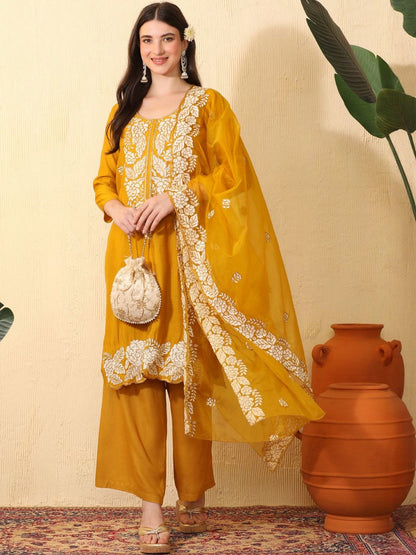 Women Floral Embroidered Regular Thread Work Kurta with Palazzos & With Dupatta