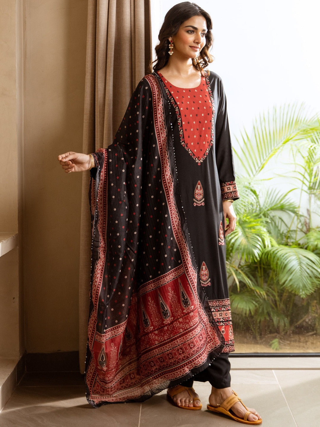 Ethnic Motifs Embroidered Thread Work Kurta With Palazzo & Dupatta