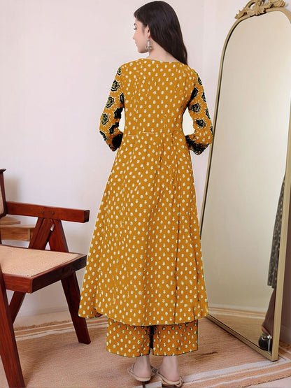 Dhiyona KL Plus Size Floral Printed Square Neck Anarkali Kurta & Trousers With Dupatta