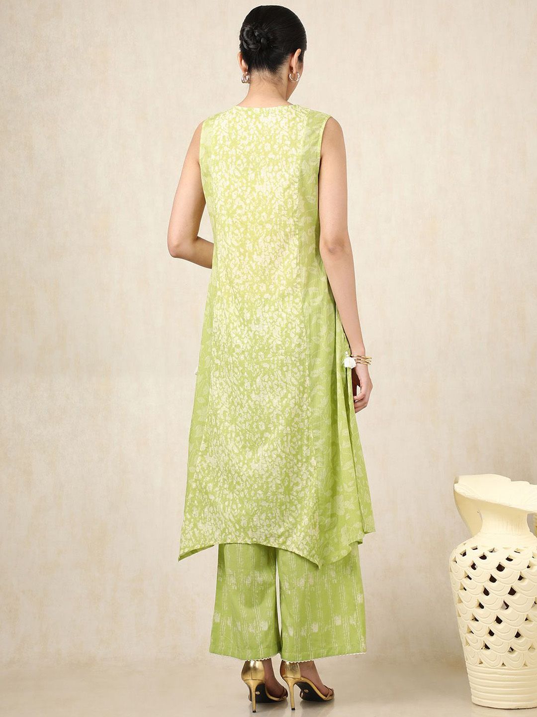 Dhiyona SO Women's Floral Printed Round Neck Pleated Cotton Dobby A-Line Kurta With Palazzos