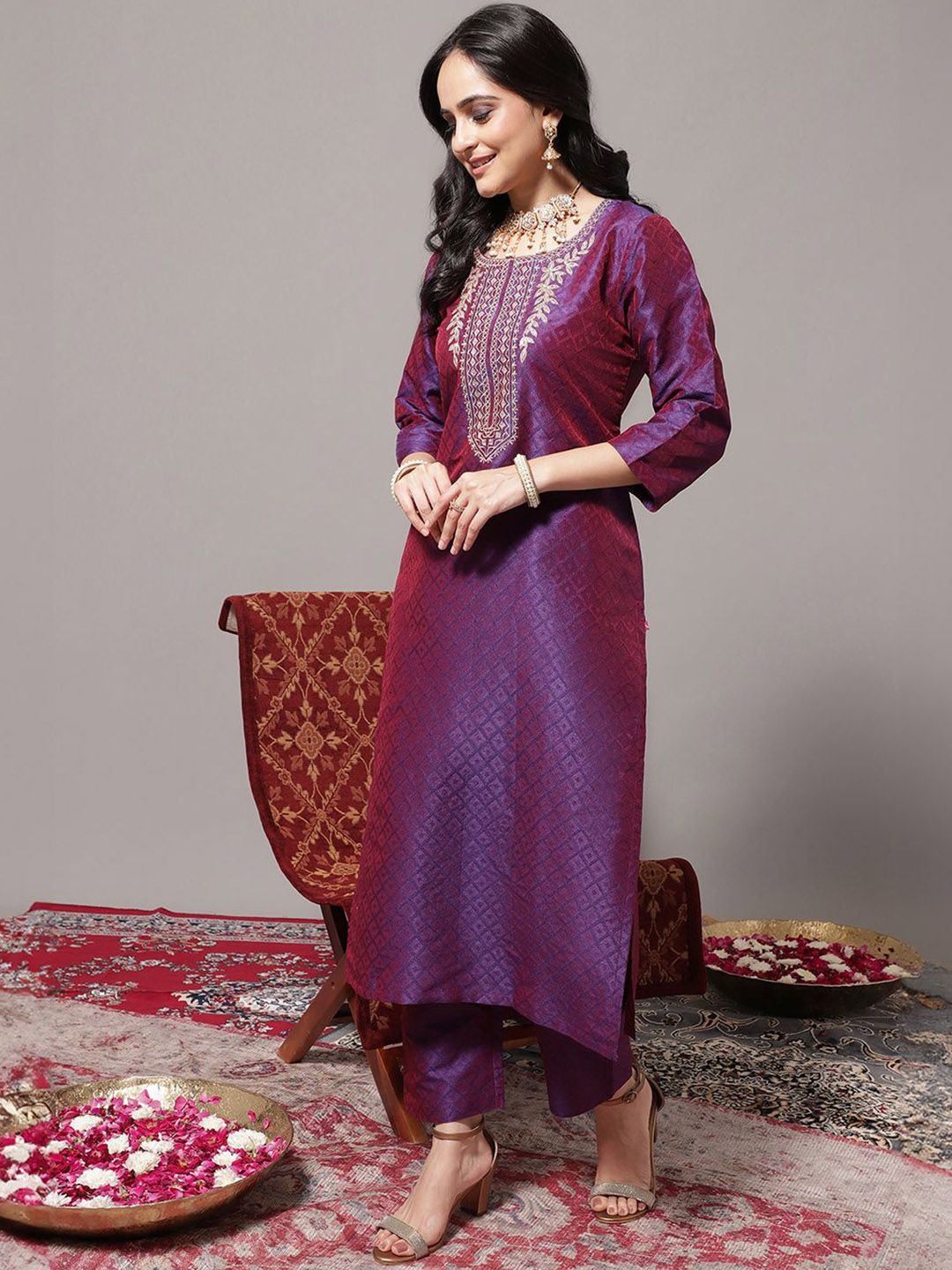Dhiyona VA Women'sGeometric Woven Design Regular Zari Kurta with Trousers & Dupatta