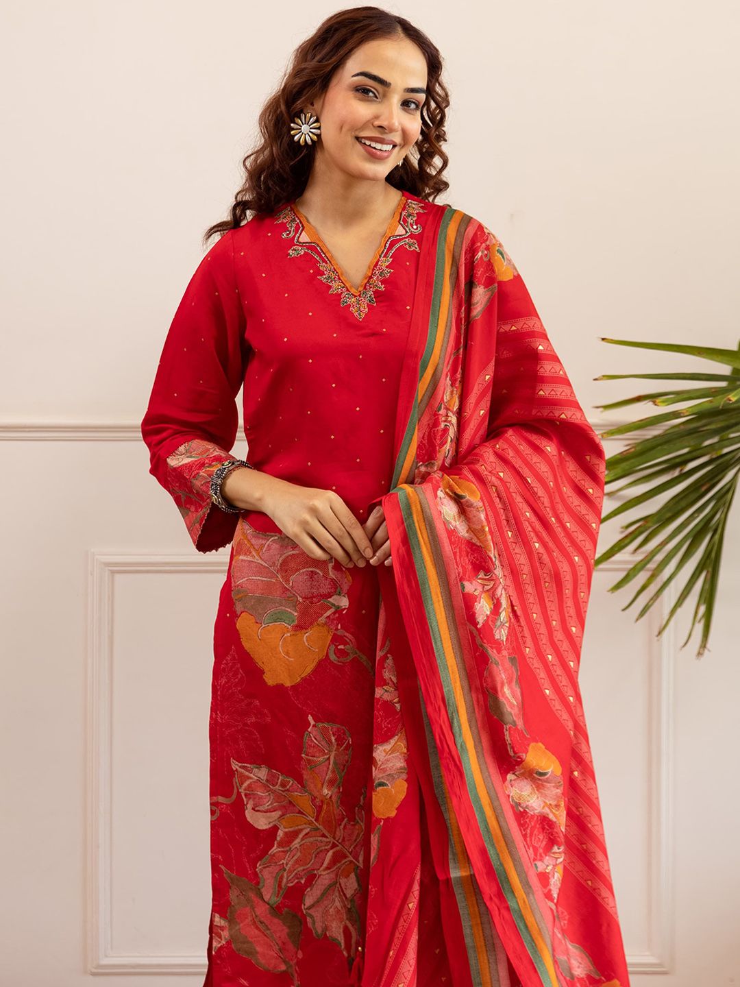 Dhiyona SN Floral Printed Straight Kurta With Palazzos & Dupatta