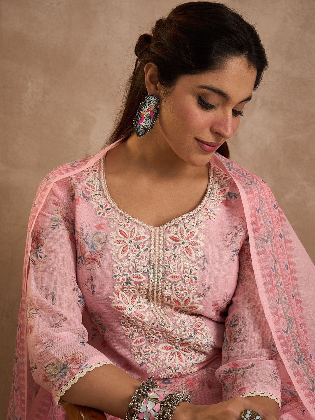 Dhiyona IE Women Floral Printed Linen Kurta with Trousers & Dupatta
