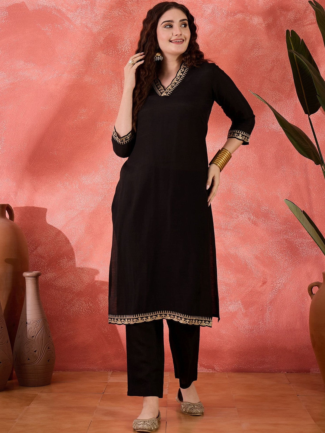 Embroidered V-Neck Thread Work Straight Kurta With Trousers
