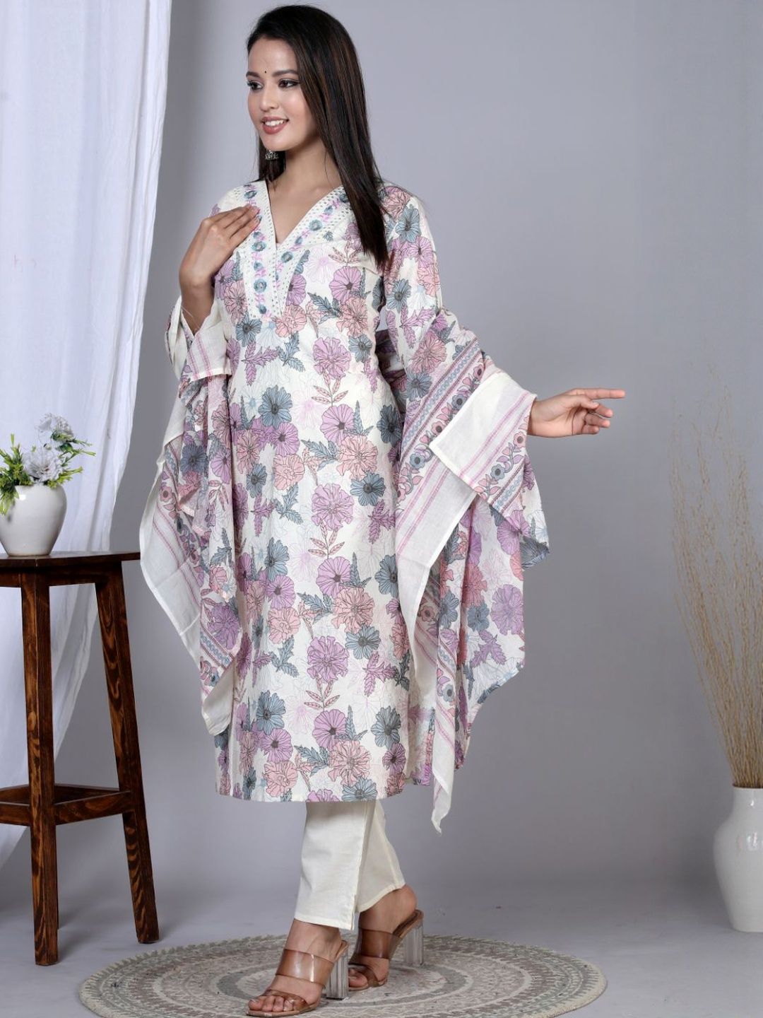 Dhiyona KL Women Floral Printed Regular Pure Cotton Kurta with Trousers & With Dupatta