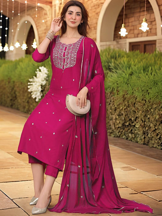 Dhiyona KL Floral Embroidered Round Neck Thread Work Straight Kurta With Trousers & Dupatta