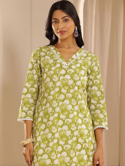 Women Floral Printed Regular Kurta with Trousers & With Dupatta