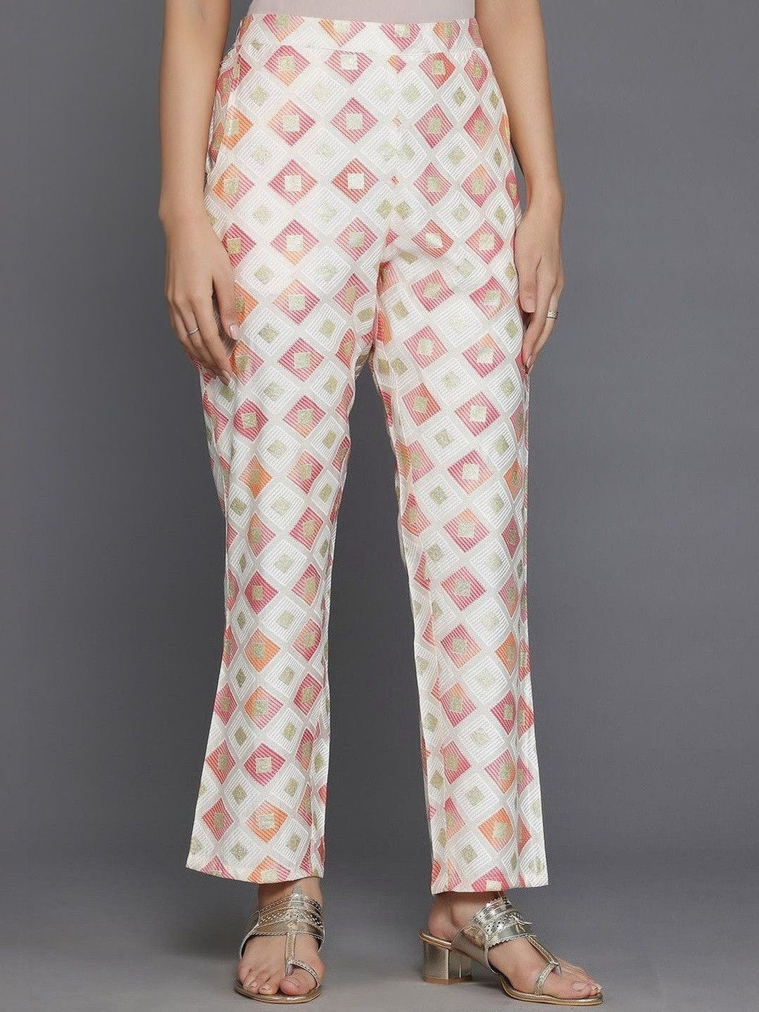 Women Printed Regular Thread Work Kurta with Trousers & With Dupatta