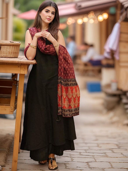 Dhiyona KL Women Solid Kurta with Palazzo & Dupatta