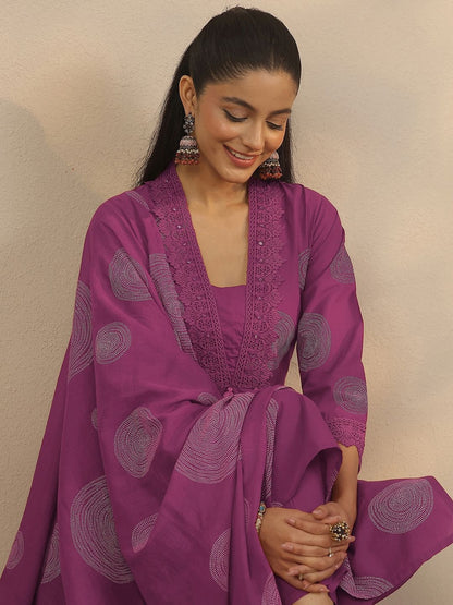 Women Printed Regular Thread Work Kurta with Trousers & With Dupatta