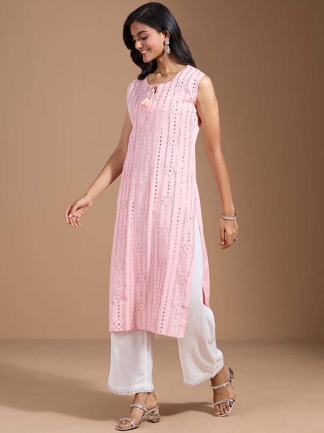 Dhiyona OD  Women Striped Thread Work Kurta