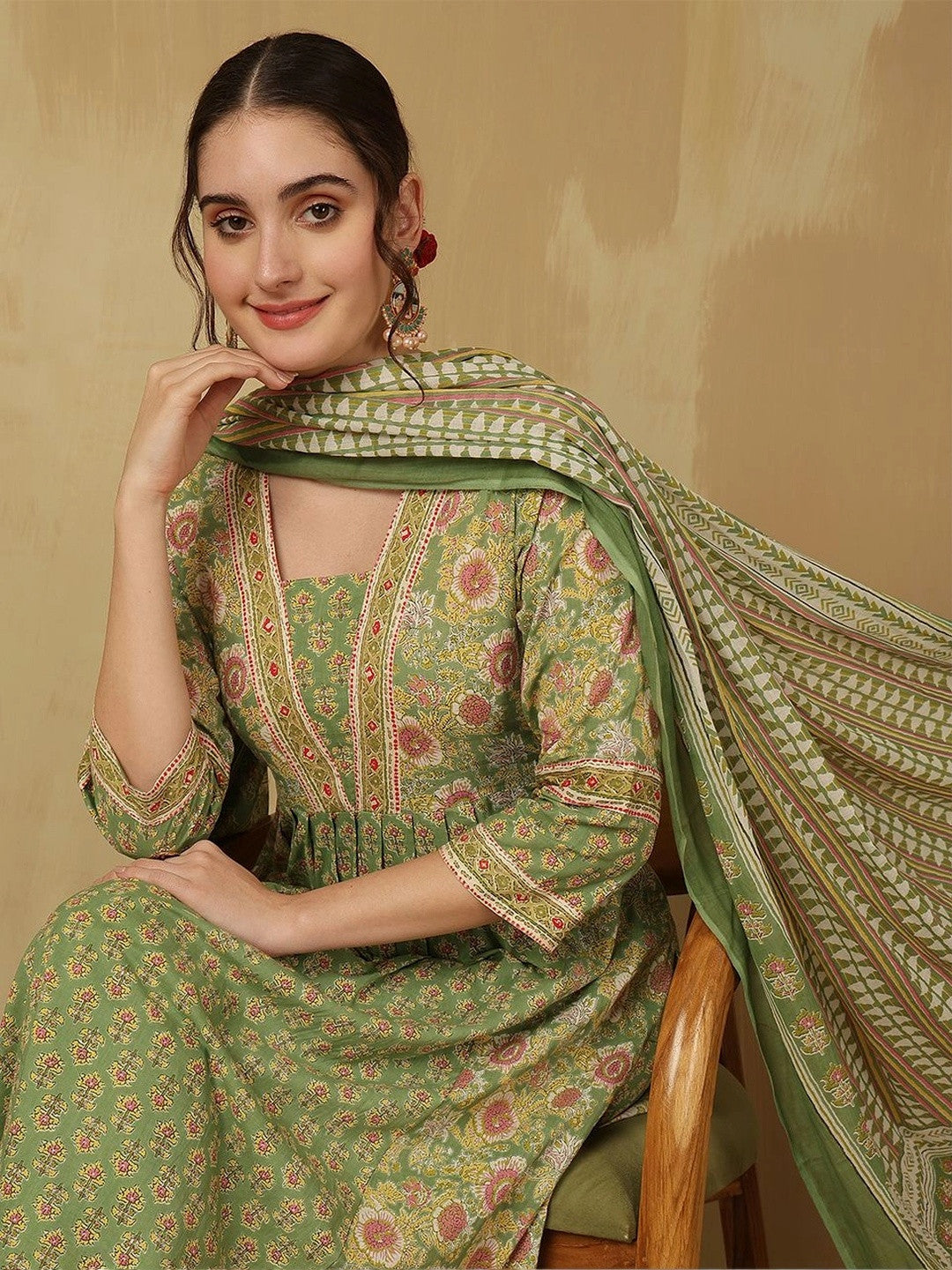 Women Floral Printed Empire Pure Cotton Kurta with Trousers & With Dupatta