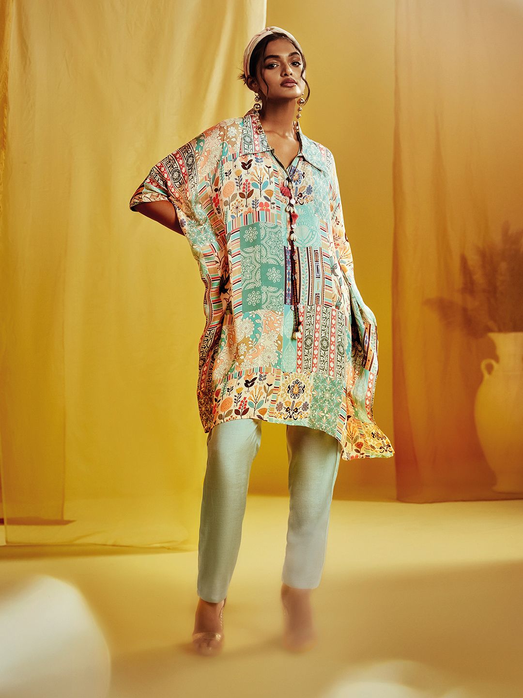 Dhiyona SO Women's Blue Floral Printed Pure Cotton Kaftan Kurta With Inner & Trouser