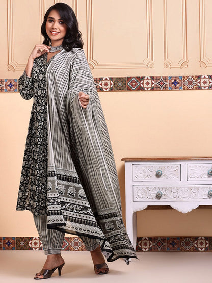 Dhiyona IS Women's Women Floral Printed Pleated Pure Cotton Kurta With Patiala & Dupatta