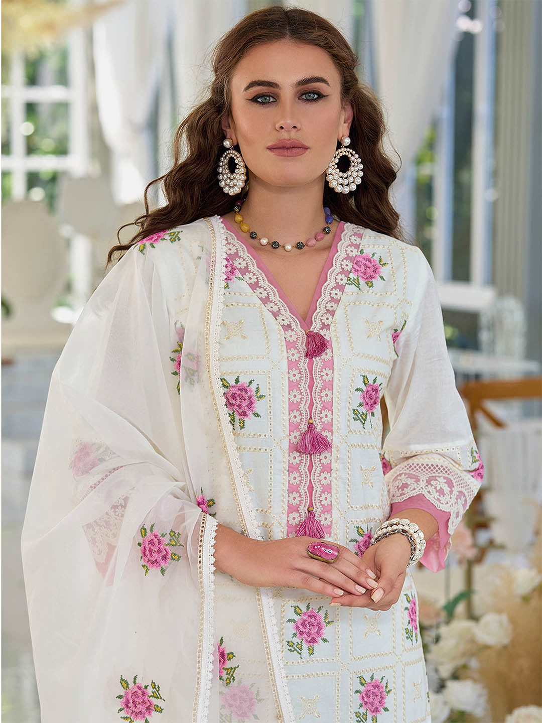 Women Floral Embroidered Regular Thread Work Pure Cotton Kurta