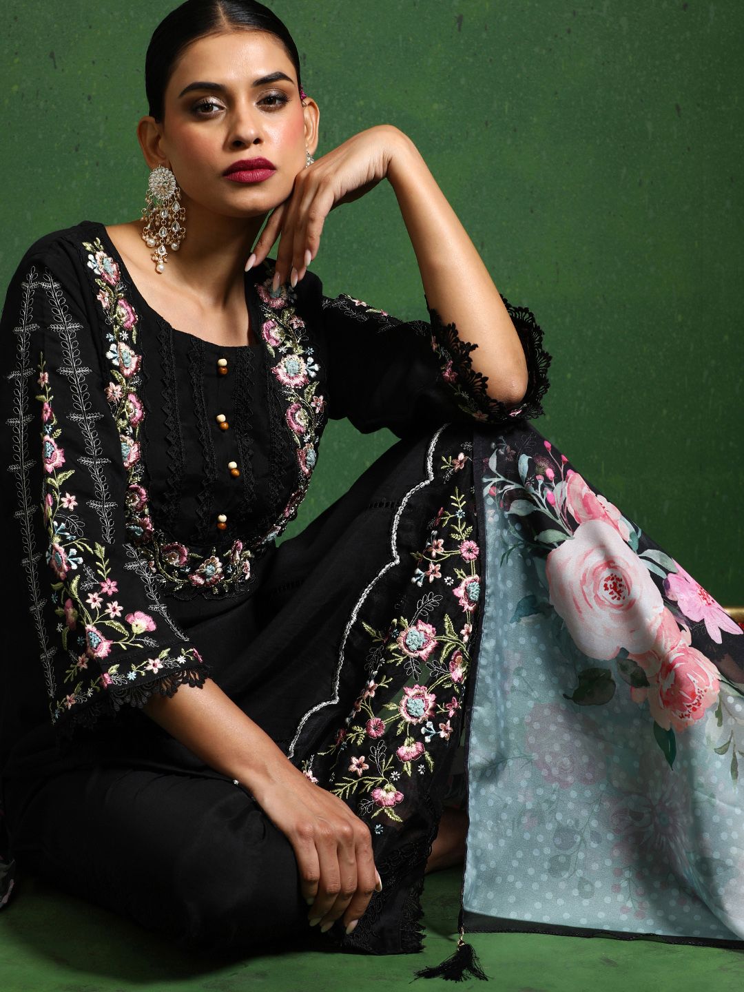Black Women Floral Embroidered Regular Thread Work Pure Cotton Kurta with Trousers & With Dupatta