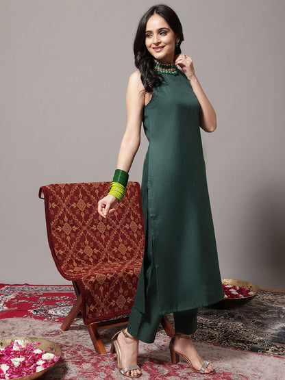 Green Regular Halter Neck Kurta With Trousers & Dupatta