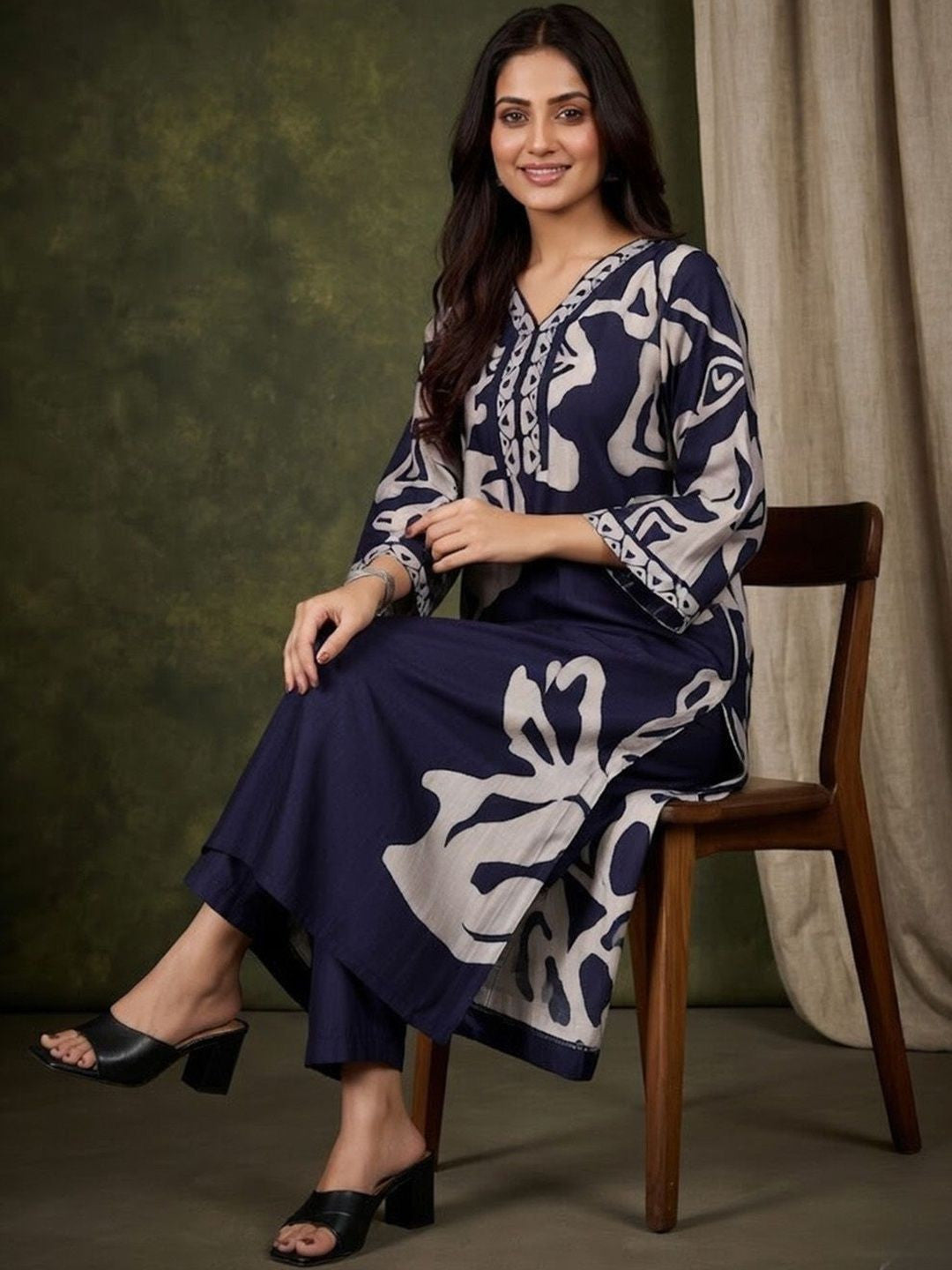 Printed Chanderi Silk V-Neck Kurta & Trousers