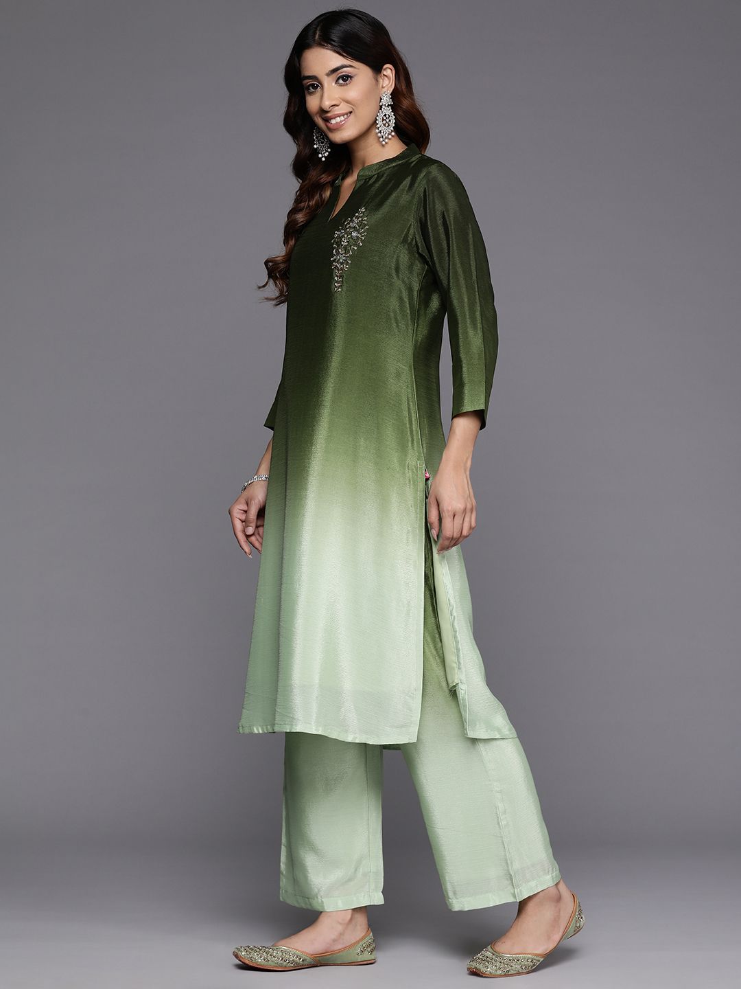 Dhiyona VA Women'sDyed Mandarin Collar Sequinned & Beaded Kurta With Trouser