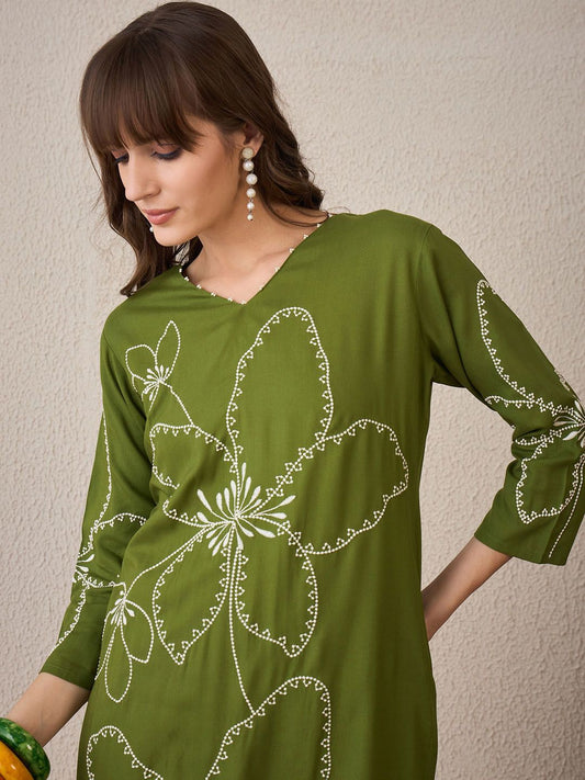 Floral Embroidered V-Neck Thread Work Straight Kurta With Trouser