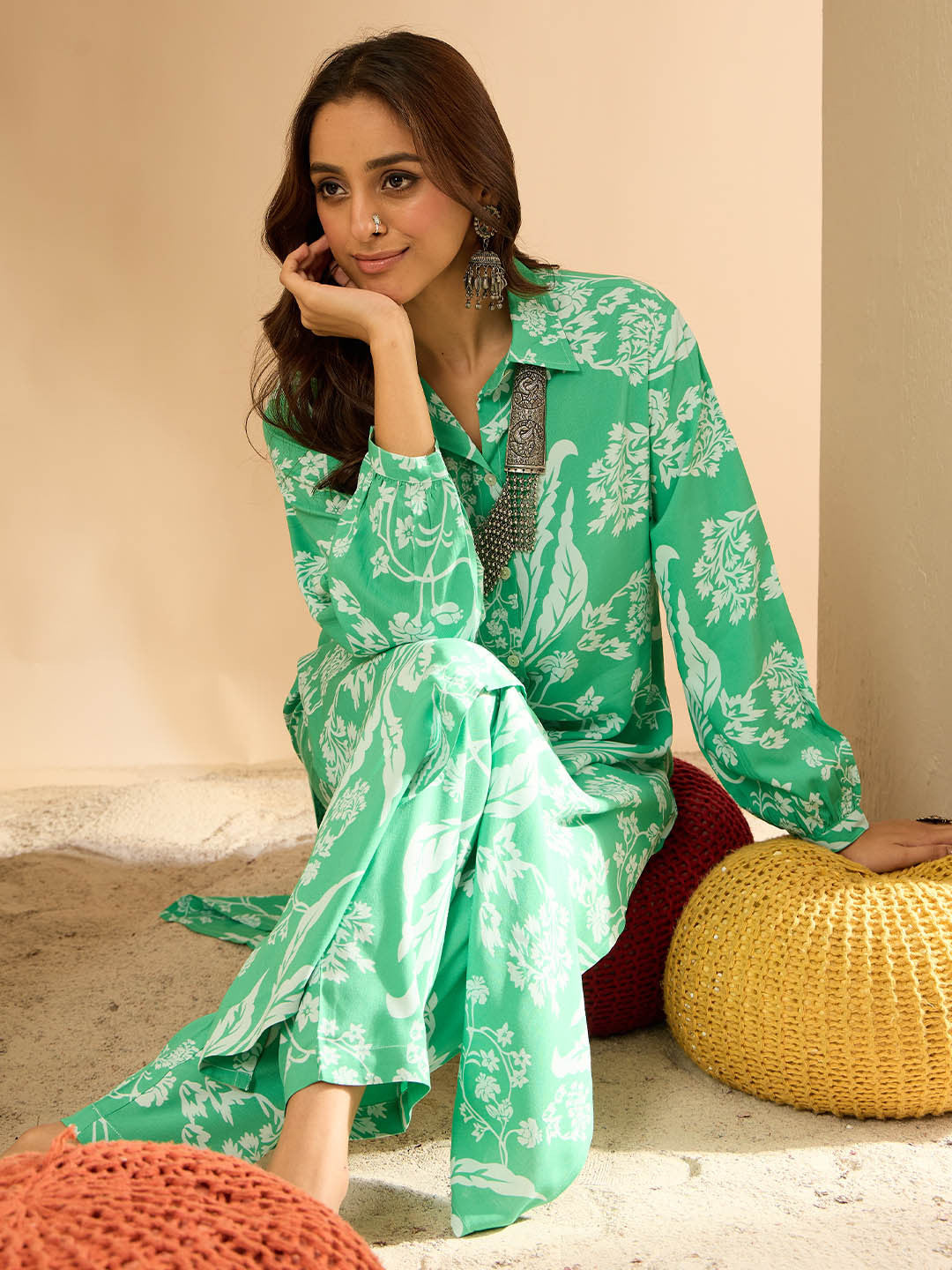 Women Floral Printed Regular Kurta with Trousers