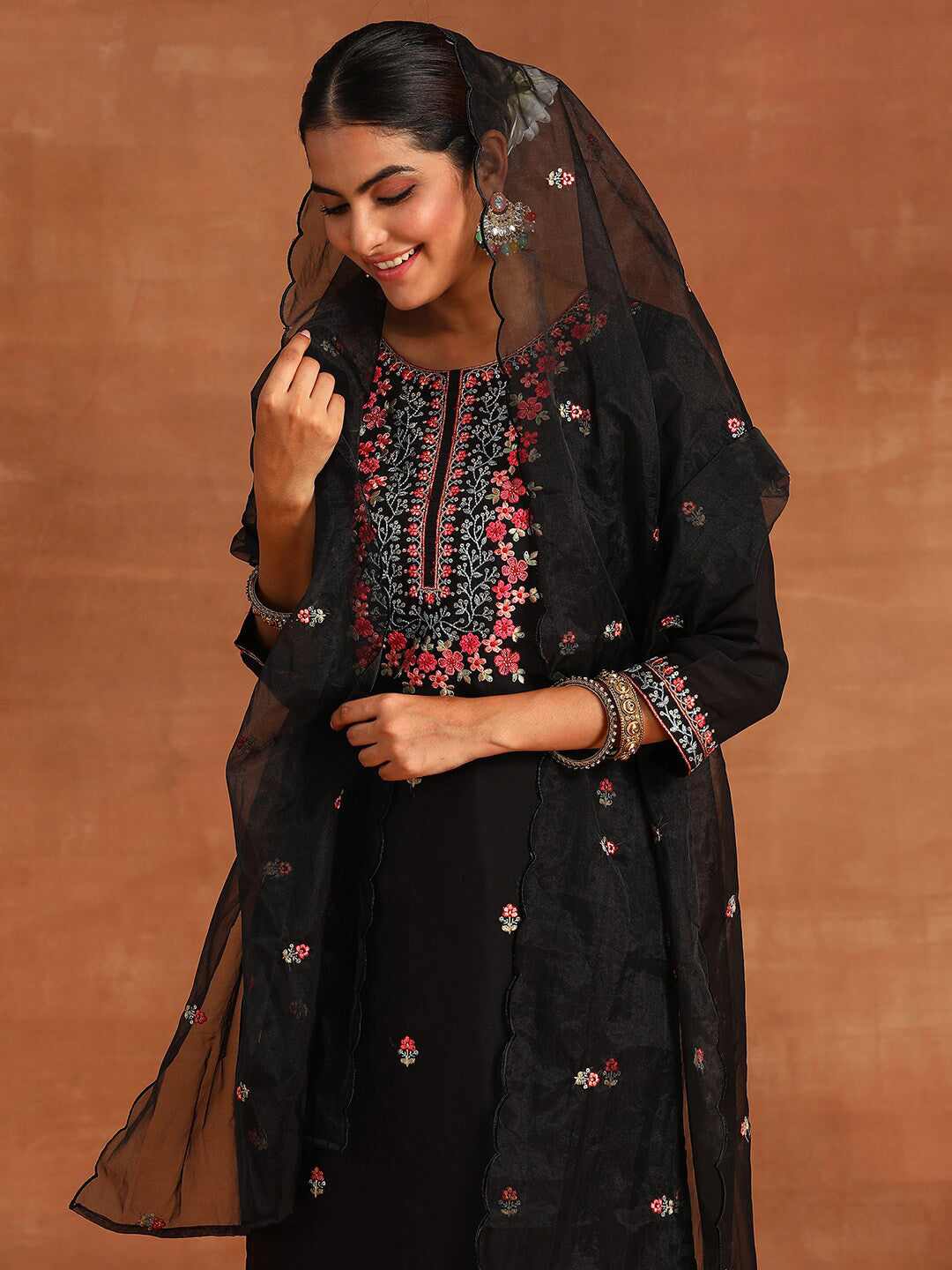 Floral Embroiderd Thread Work Straight Kurta & Trousers With Dupatta