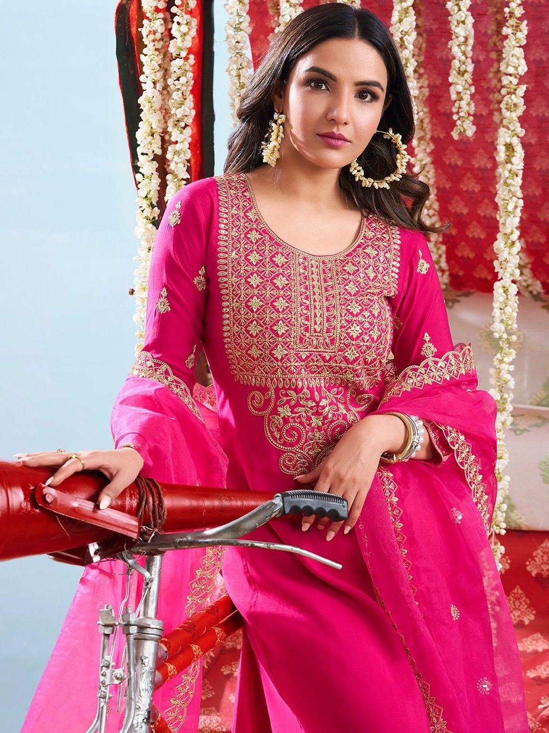 Dhiyona IN Women Ethnic Motifs Embroidered Regular Thread Work Kurta with Palazzos & With Dupatta