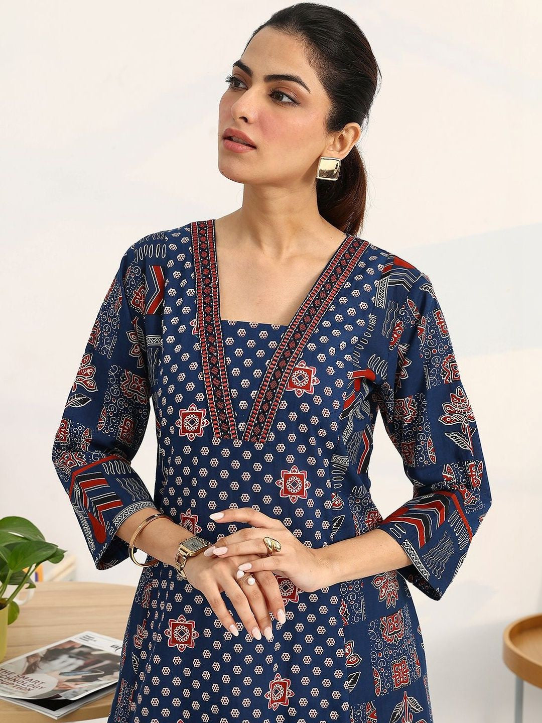 Women Ethnic Motifs Printed Regular Cotton Blend Kurta with Trousers & With Dupatta
